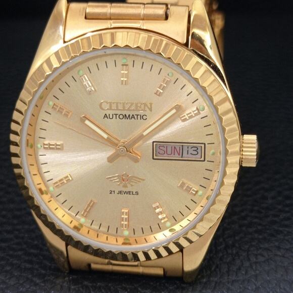Vintage 1981 Citizen Automatic Mens Gold Watch W/daydate & Gold accents - Picture 3 of 10
